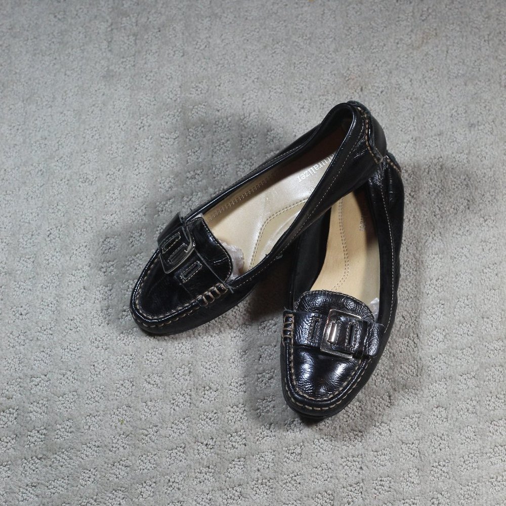 Naturalizer Size 7M Black "Heaven" Leather Loafers with Silver Buckle